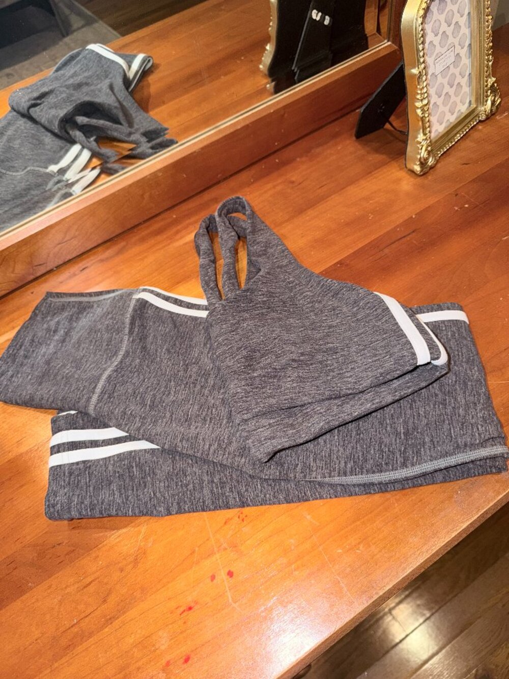 SPLITS59 Ella Airweight Bra + Ella High Waist Airweight 7/8 Leggings in Graphite